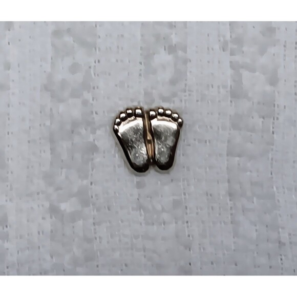 Precious Feet Silver Tone Signed V Evers 1979 Pro Life Hat Lapel Pin Tie Tack - Picture 8 of 9